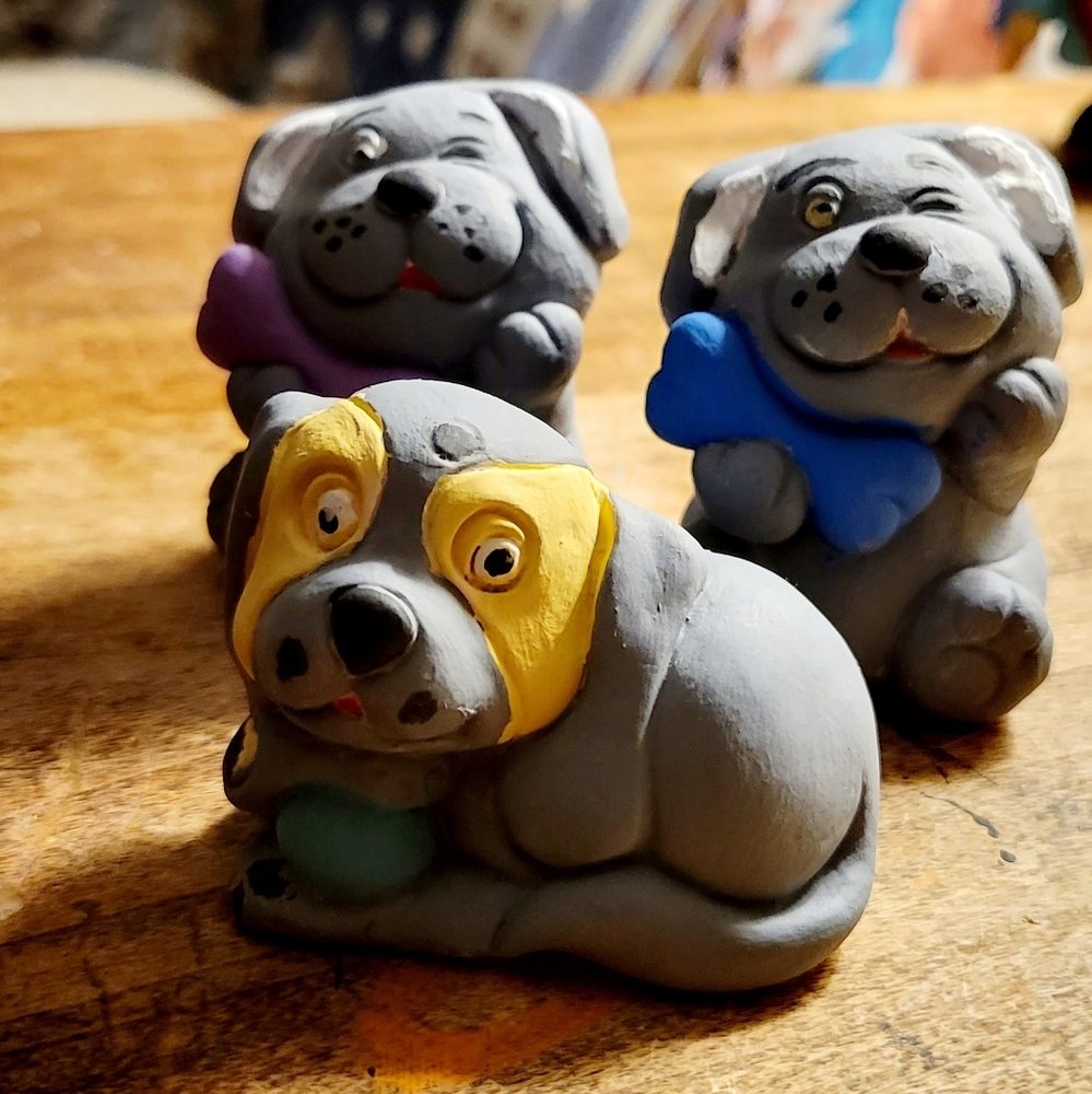 Dogs statues